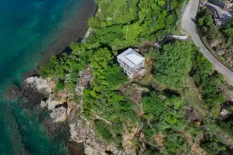 A Waterfront Oasis with Huge Potential