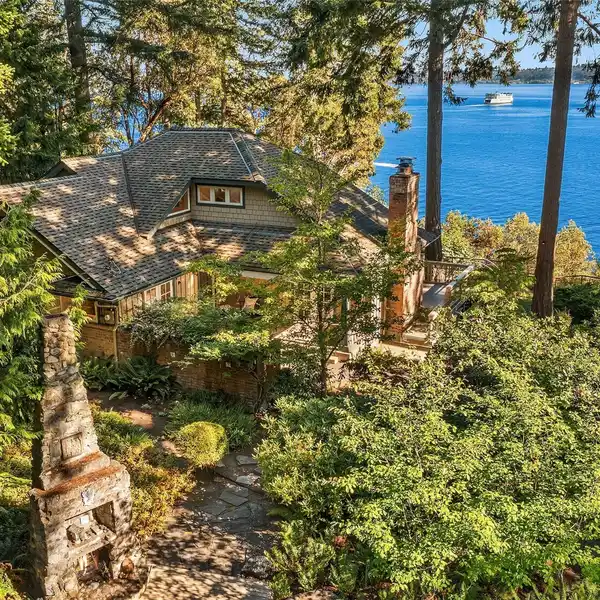 PRIVATE ISLAND PARADISE
