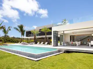 Exquisite Modern Golf Villa