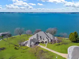 Gorgeous Lake Sanctuary