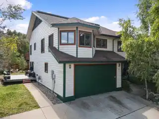 Mountain Living with In-Town Conveniences