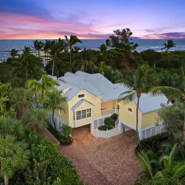 REFINED COASTAL LIVING ON JUPITER ISLAND