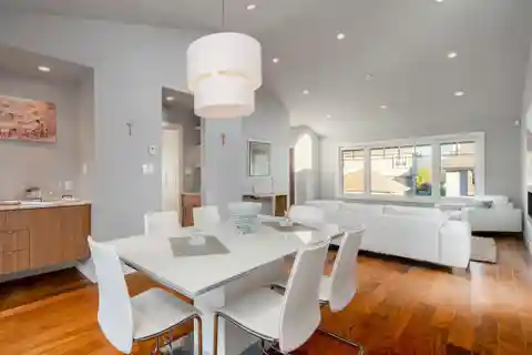 Understated Elegance with Appealing Practicality