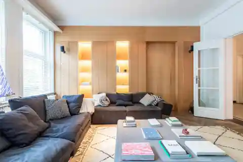 Superb Art-deco Style Flat