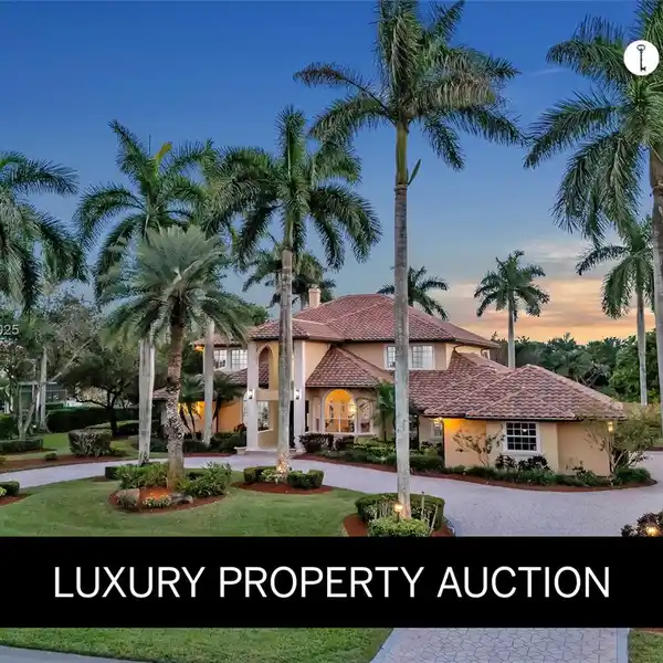 MAGNIFICENT LAKEFRONT ESTATE