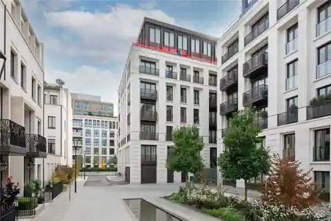 Spacious Apartment in the Exclusive Chelsea Barracks