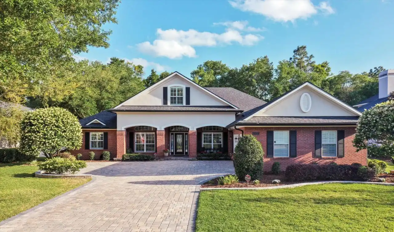 Stunning Luxury Residence in Prestigious Magnolia Preserve