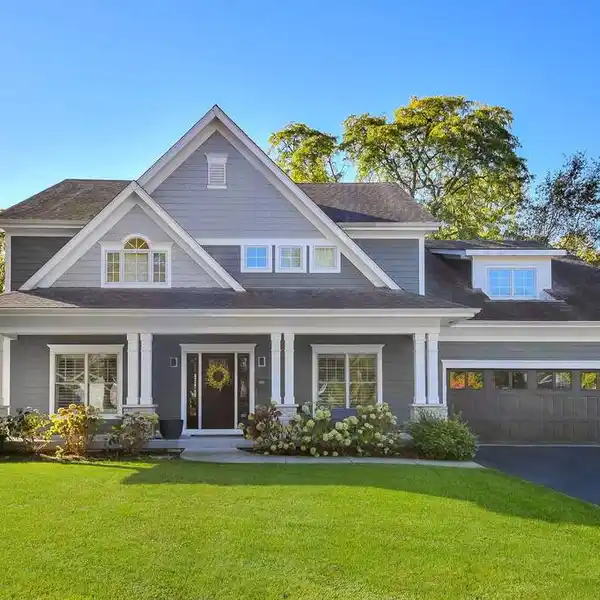 IMPECCABLY MAINTAINED HOME IN CONVENIENT LOCATION