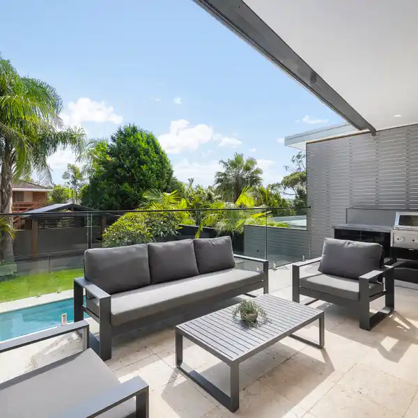 REMARKABLE RESIDENCE IN EXCLUSIVE POSITION