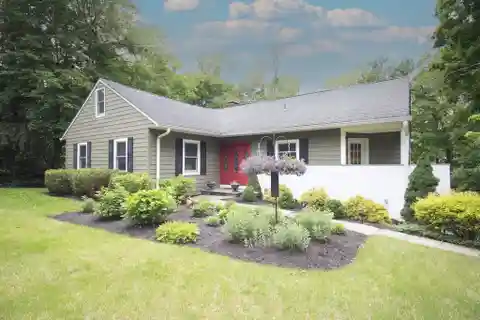 Fabulous Home on a Lovely Cul-de-sac