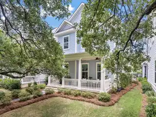 Elegant Charleston Living in Ideal Location