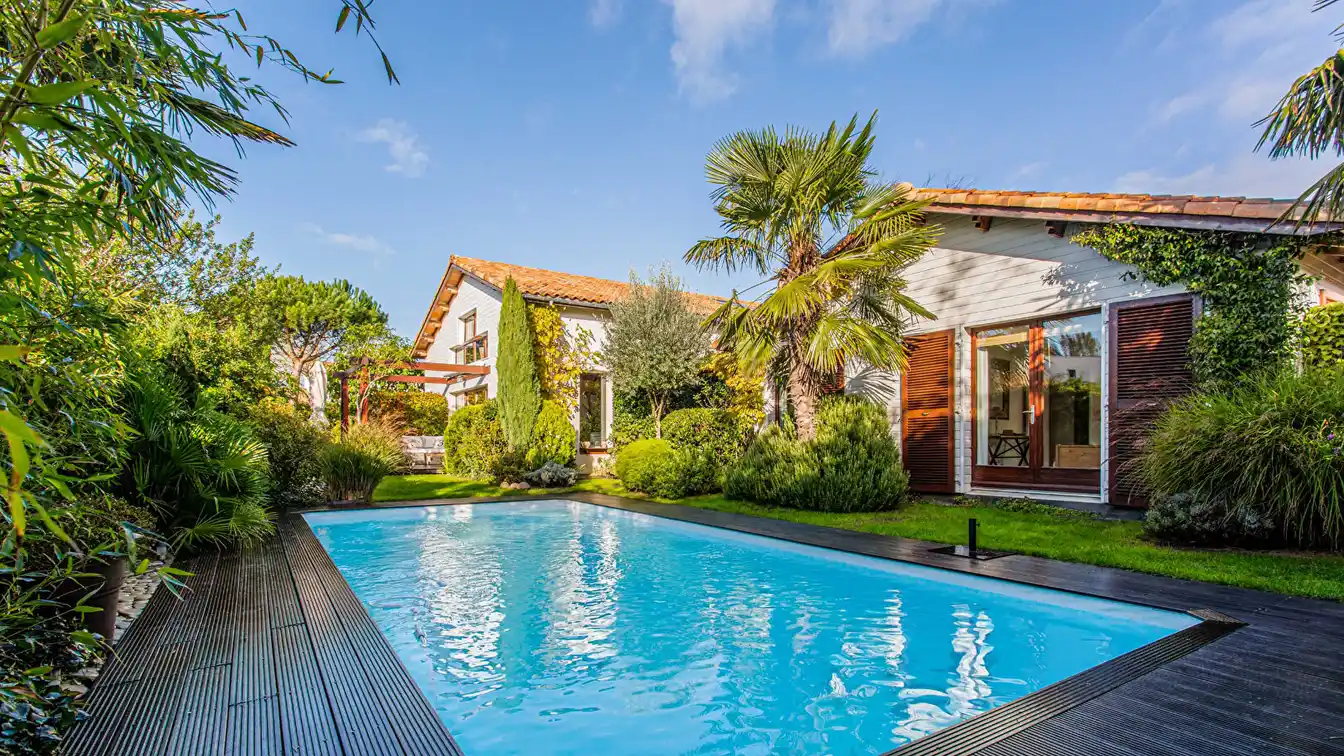 Warmth and Comfort in a Garden Setting