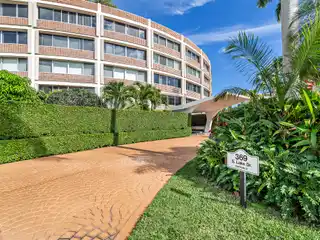 Large One Bedroom Co-Op at Park Place