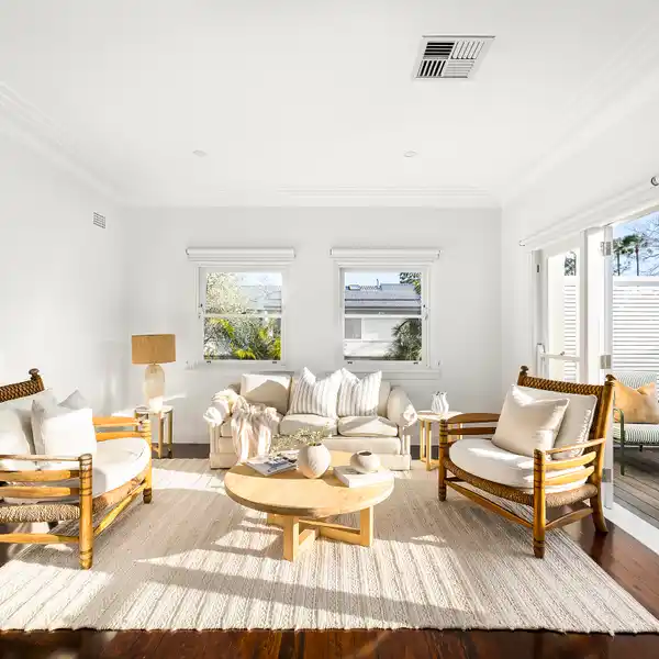 SUNLIT COASTAL HOME WITH TERRACE AND GARAGE