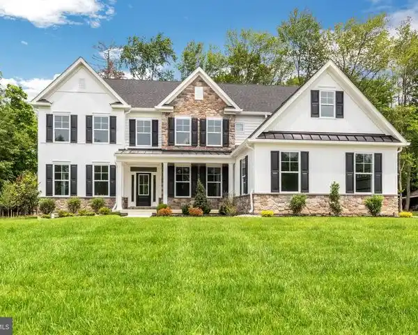 NEW CONSTRUCTION HOME IN A VERY DESIRABLE LOCATION