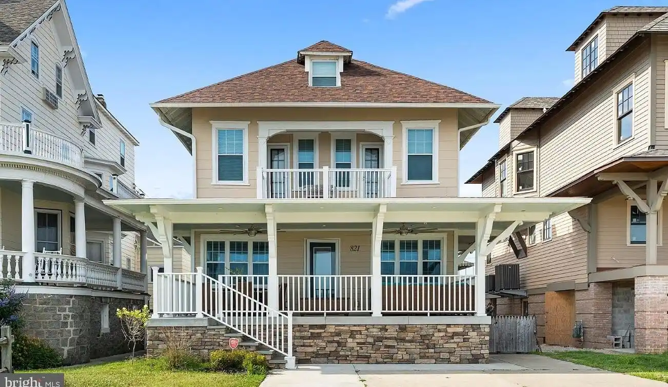 Spectacular Oceanfront Victorian on Mansion Row