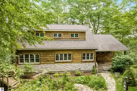 Charming Lakeside Home