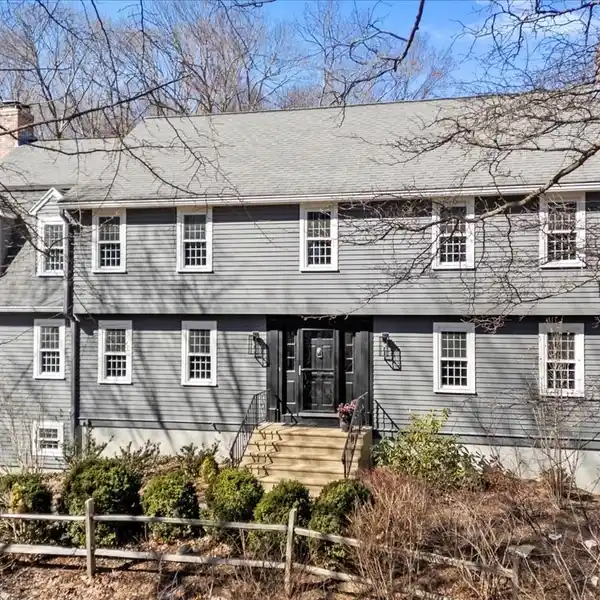 MOVE-IN READY HOME ON A PRIVATE ACRE