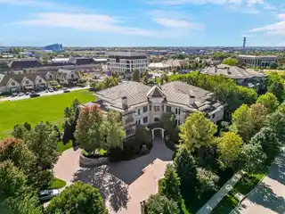 First-floor Condominium in Prestigious Parkway 133