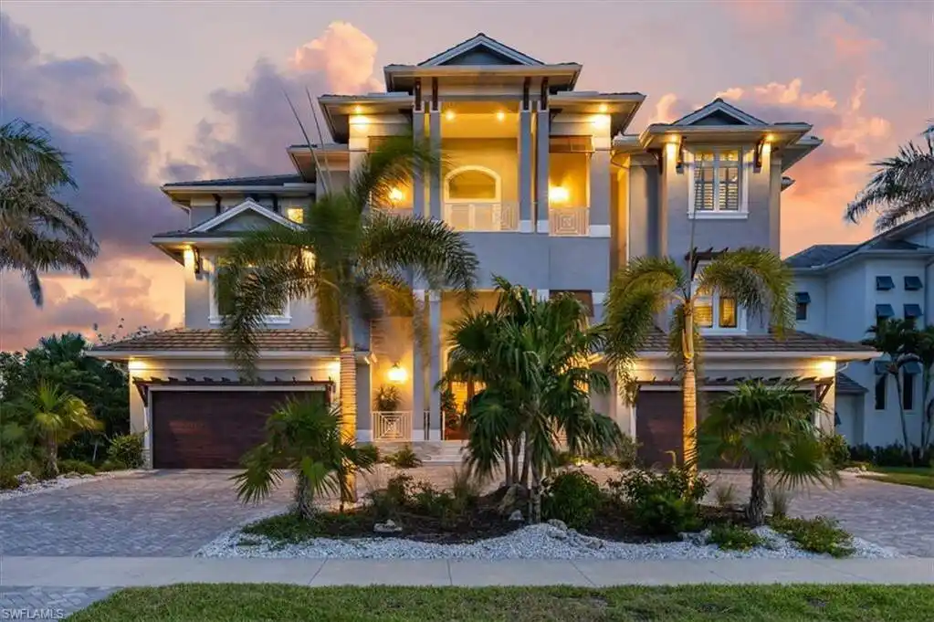 Magnificent Home on the Beachside of Spinnaker Drive