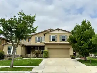 Spacious and Flexible Living in the Desirable Alisal Community