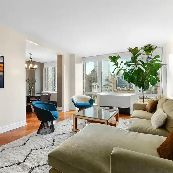INVITING AND GLAMOROUS HOME