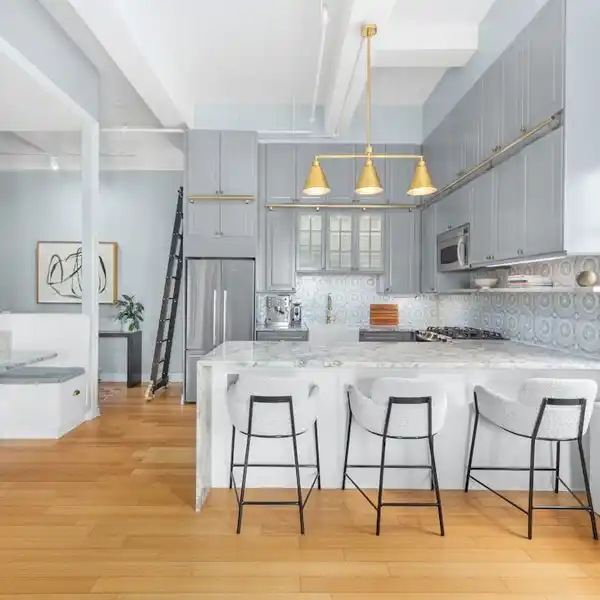 ELEGANT LOFT LIVING NEAR DOWNTOWN BROOKLYN HOTSPOTS