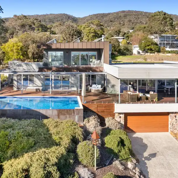 A SANCTUARY OF EASY ELEGANCE
