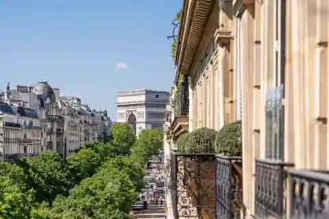 Entirely Renovated Apartment Overlooking Parc Monceau