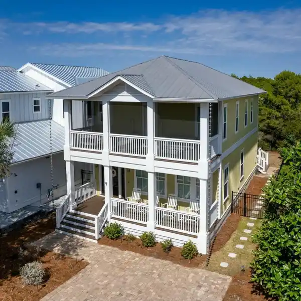 GORGEOUS CUSTOM HOME IN BLUE MOUNTAIN BEACH