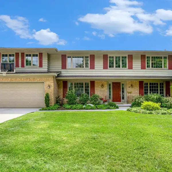 REFINED COLONIAL WITH MODERN COMFORTS & CHARM