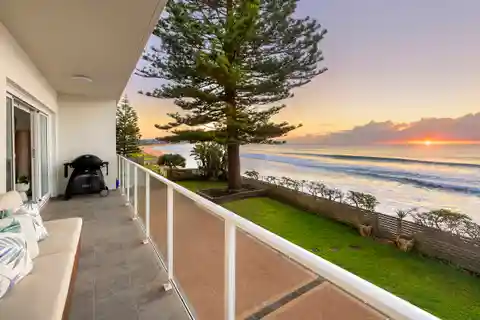 Absolute Beachfront Apartment