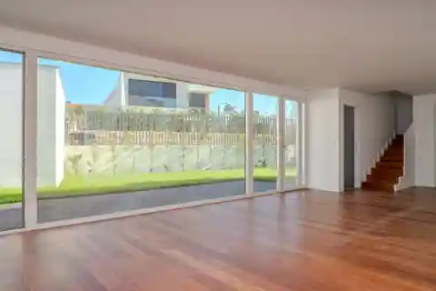 Fantastic Villa with Exceptional Luminosity