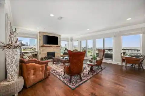 Rare Luxury Home in Villa De Leon