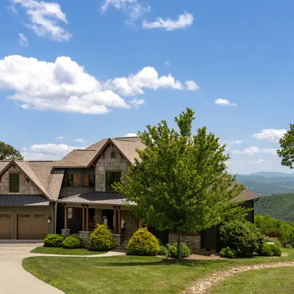 PRIVATE CORNER LOT OVERLOOKING MAJESTIC MOUNTAINS