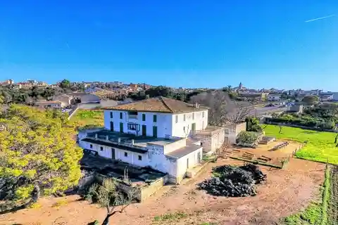 For Sale Old Possessió Documented in the 17th Century in the Outskirts of Campanet in Mallorca