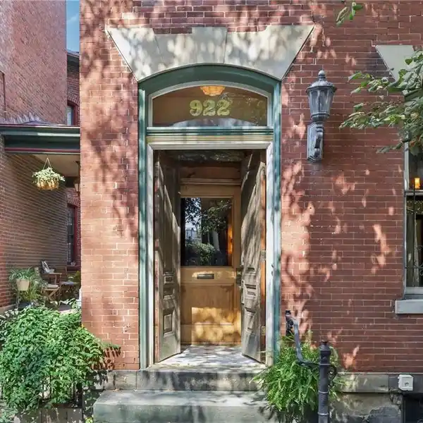 VICTORIAN GRANDEUR MEETS MODERN LUXURY LIVING