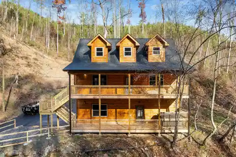 Charming Cabin in Chalet Village