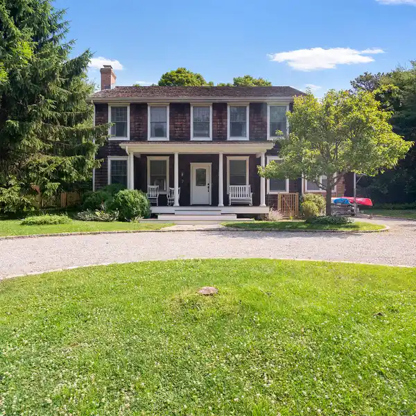 LOVELY FOUR BEDROOM POOL HOME FOR RENT