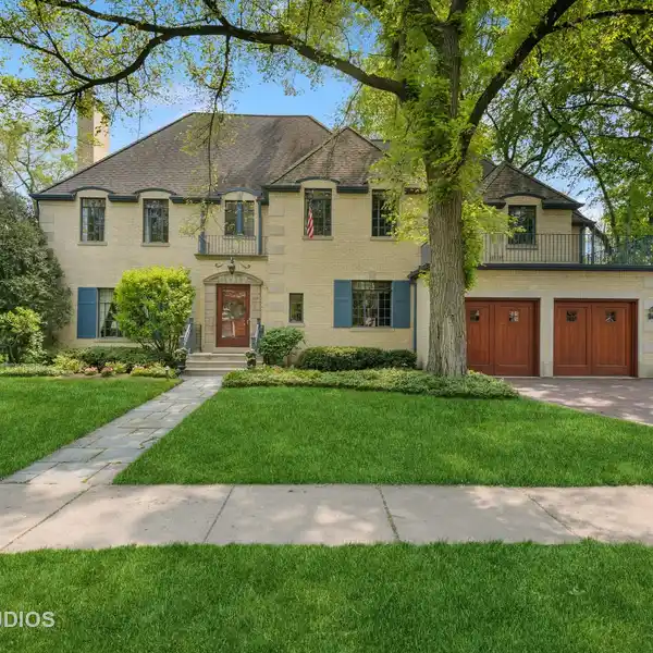 EXTENSIVELY REMODELED YET TIMELESS HEMPHILL HOME