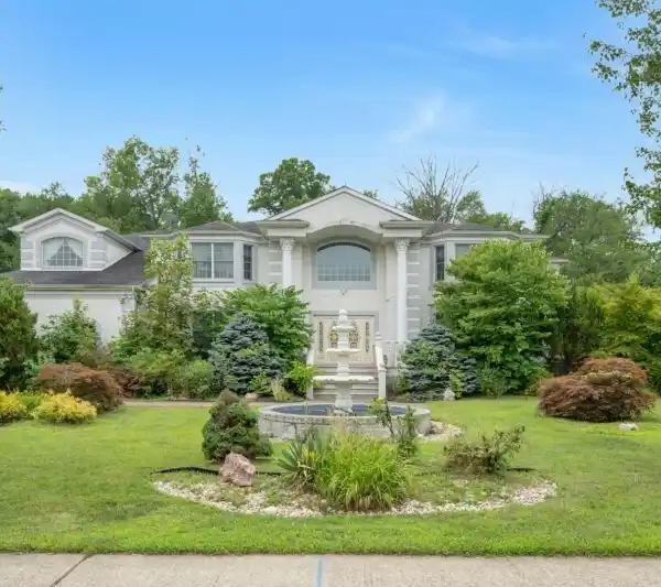 FABULOUS CUSTOM COLONIAL HOME