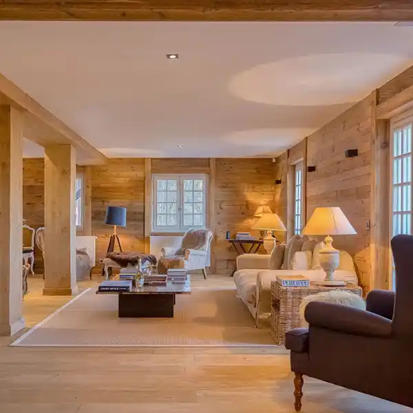RENOVATED CHALET BLENDING TRADITION AND MODERN COMFORT