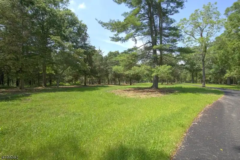Nine Acres in Singing Wood Farm