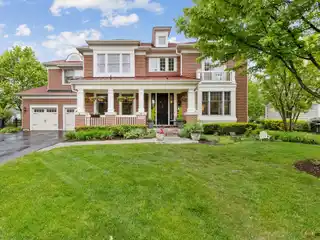 Fantastic Two-story Foyer