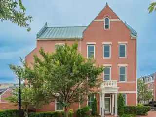 Gorgeous End Unit Townhouse