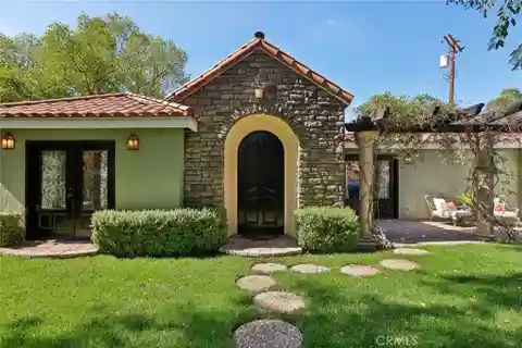 Exquisite Single-Story Home in Prime Woodland Hills