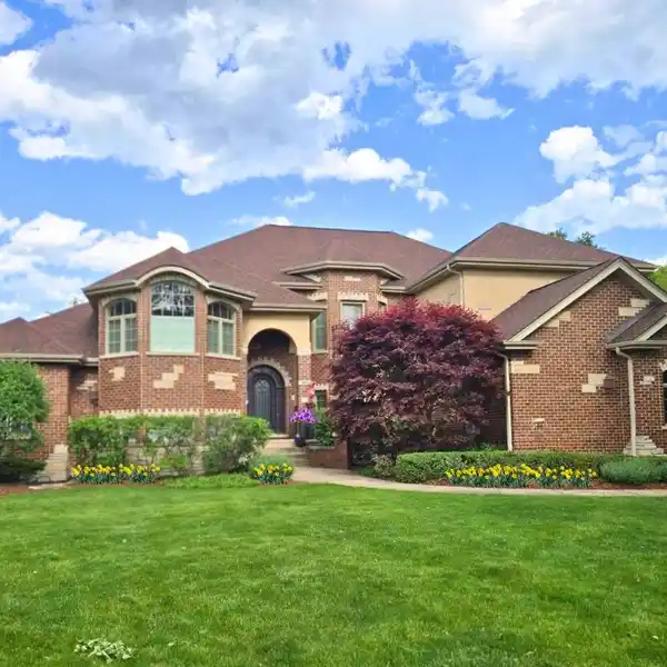 UNPARALLELED SPACE AND LUXURY