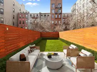Charming Park Block Townhome in Prime Harlem Location