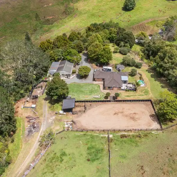 SOLID BRICK AND TILE HOME ON A FANTASTIC PLOT