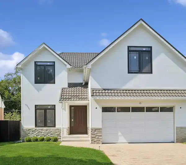 STUNNING FUSION OF LUXURY AND INNOVATION